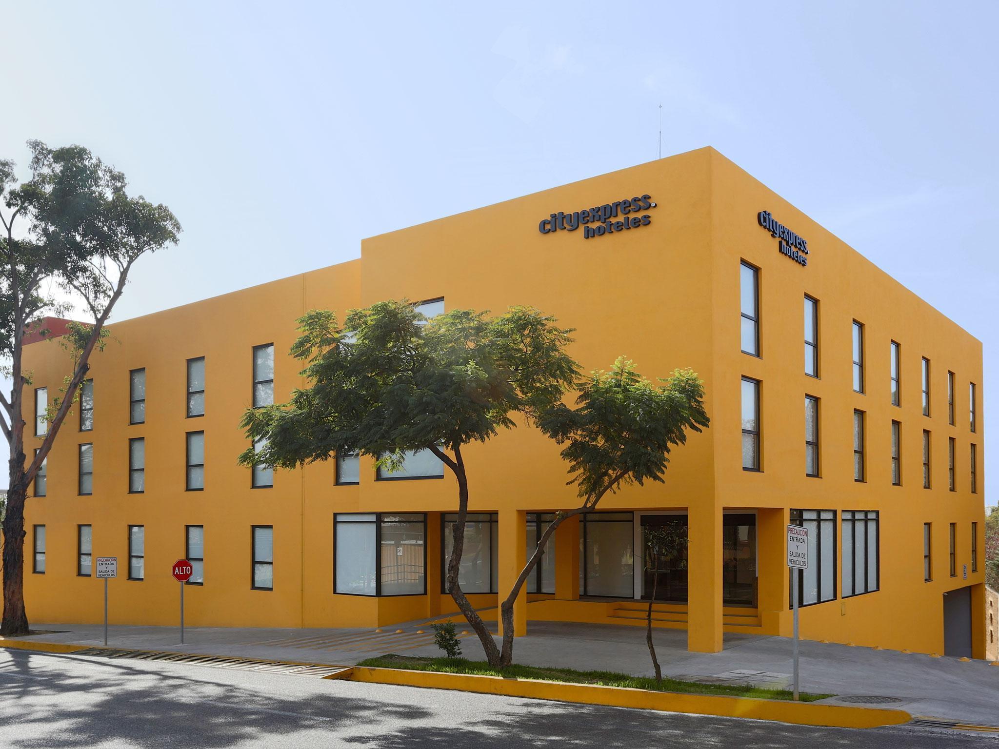 瓦哈卡都市快捷酒店 Oaxaca 外观 照片