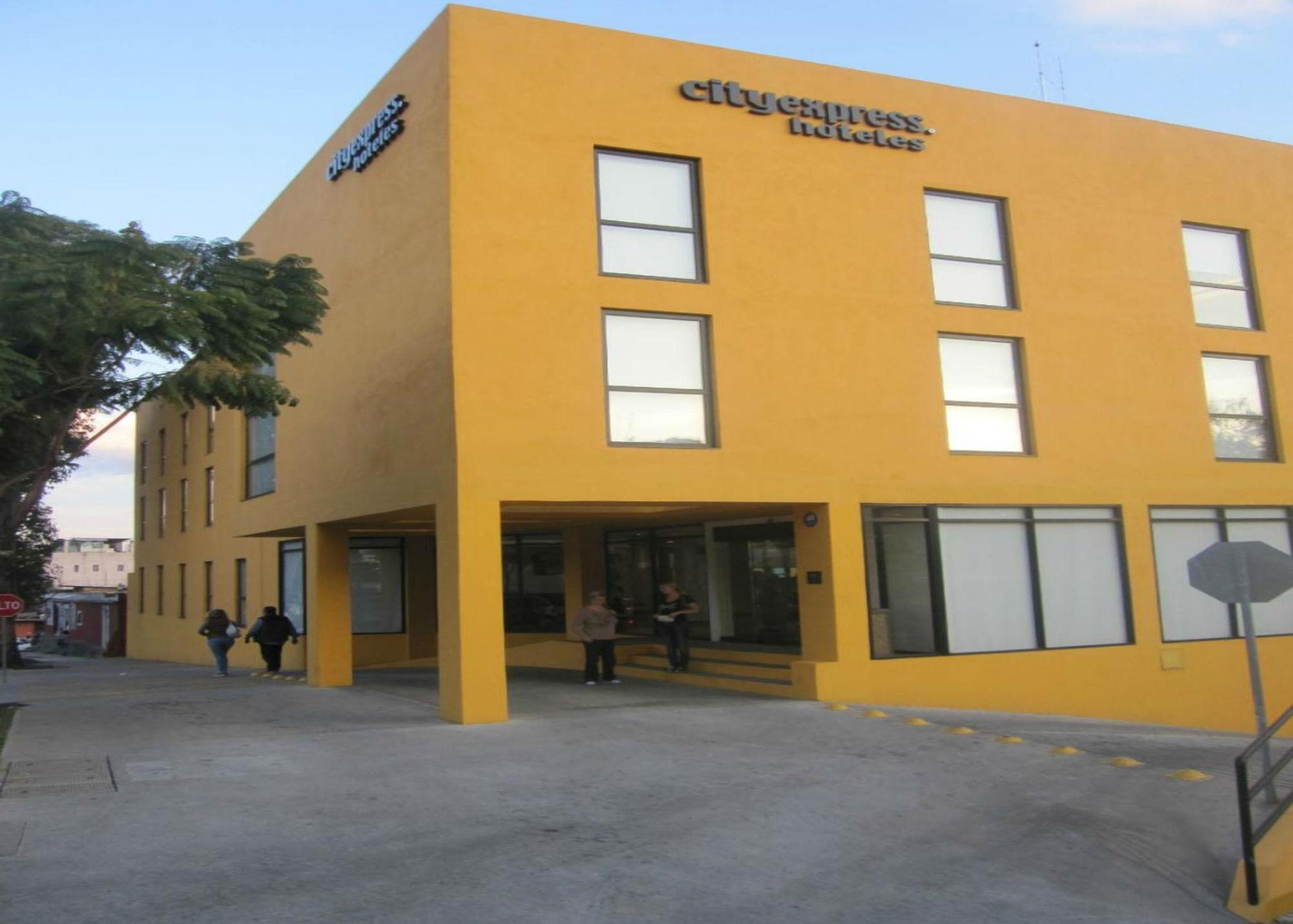 瓦哈卡都市快捷酒店 Oaxaca 外观 照片